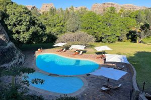 LE RELAIS DE LA REINE . ISALO